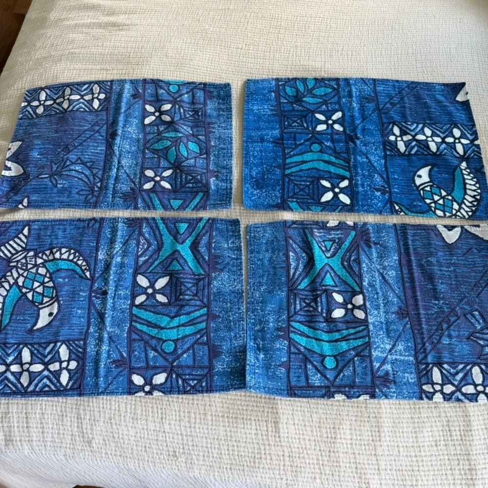 Mama's Fish House Maui Placemats Set of 4 Blue Hawaiian Tribal Turtle Bird Batik